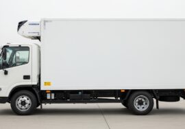 5 Ton Chiller Truck Rental in Musaffah M-17, Abu Dhabi – Fast & Reliable Service